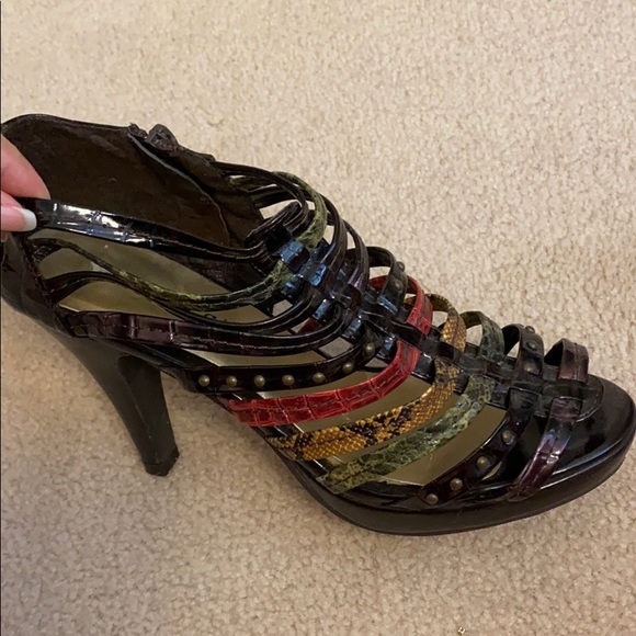 Sandals - Picture 2 of 3